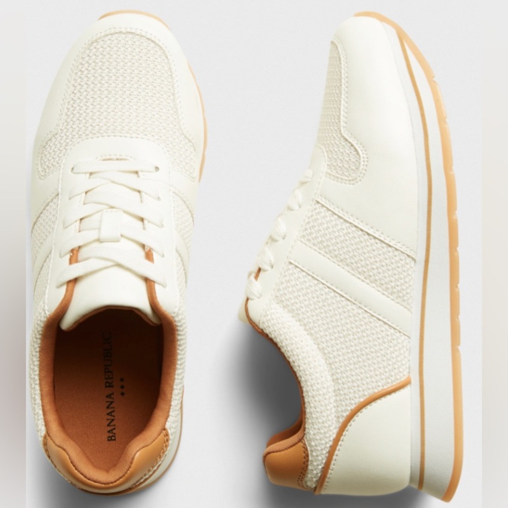 Banana republic sneakers. Cream sneakers, tan detail. New, never worn. Size 10
